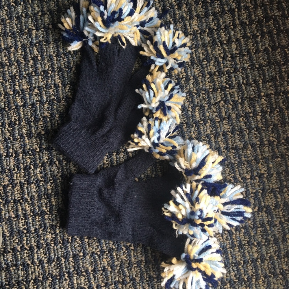 Pom Pom gloves